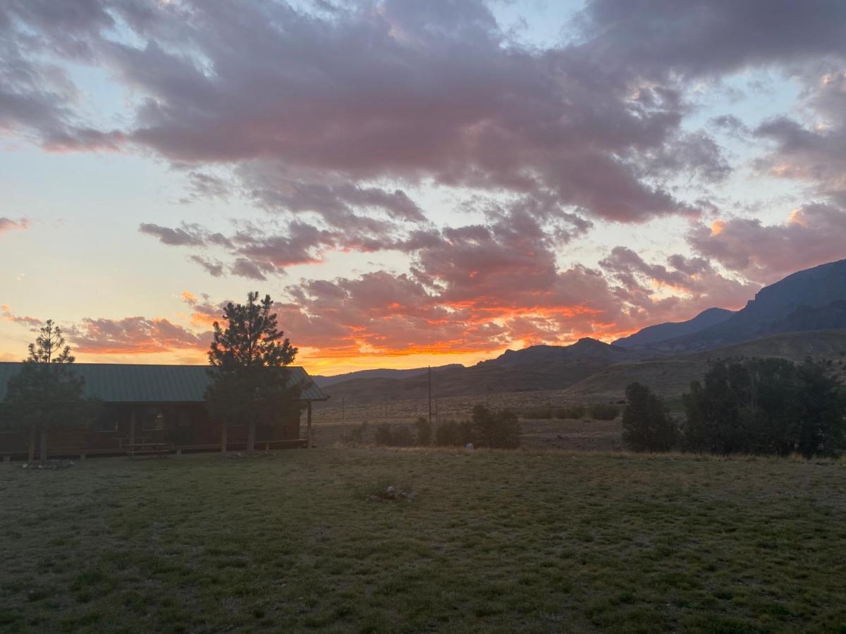 Yellowstone Cutthroat Guest Ranch Hotel Wapiti Exterior photo