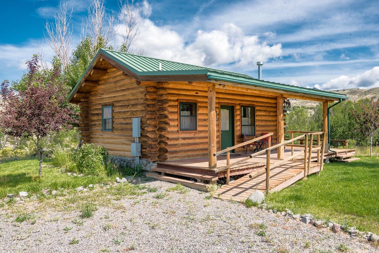 Yellowstone Cutthroat Guest Ranch Hotel Wapiti Exterior photo