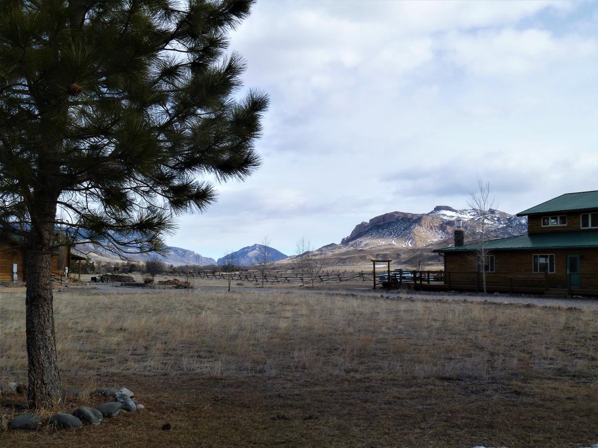 Yellowstone Cutthroat Guest Ranch Hotel Wapiti Room photo