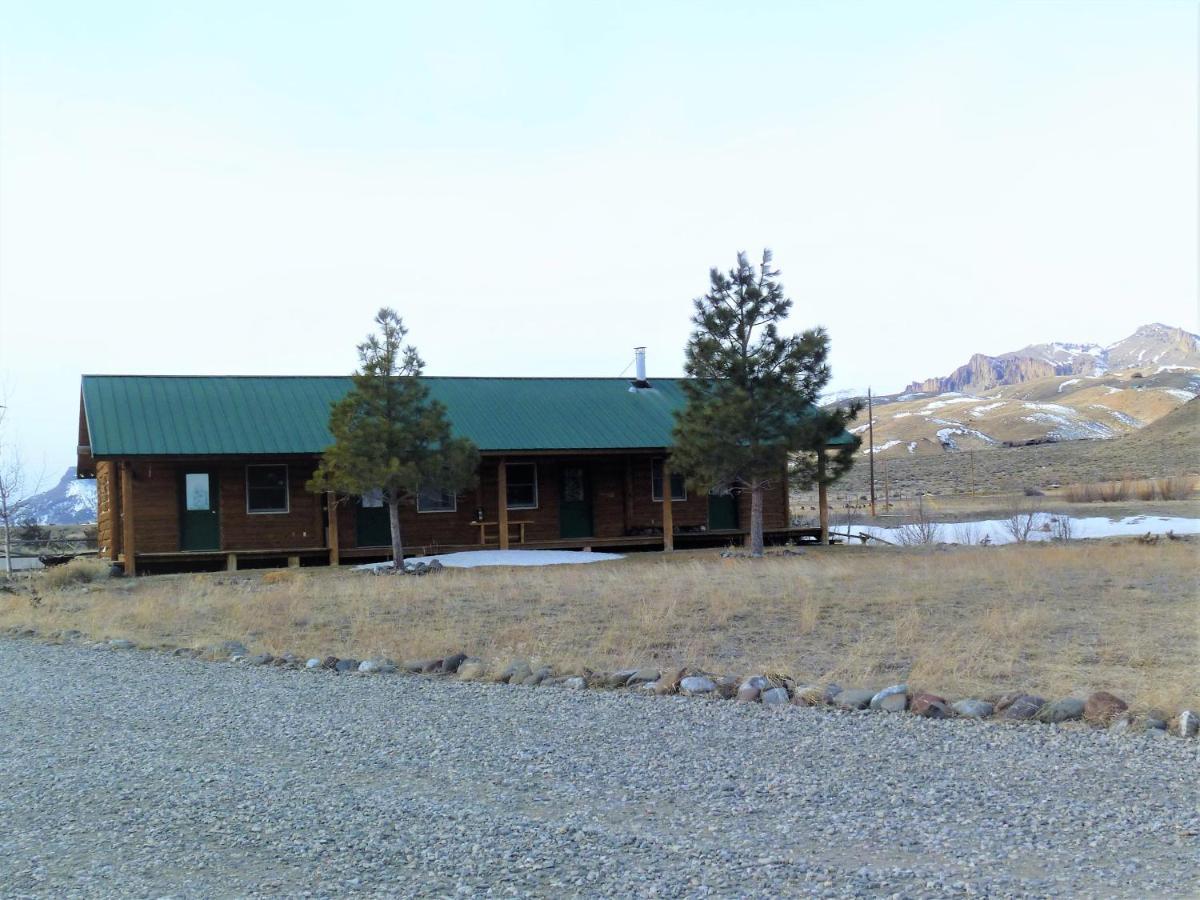 Yellowstone Cutthroat Guest Ranch Hotel Wapiti Room photo